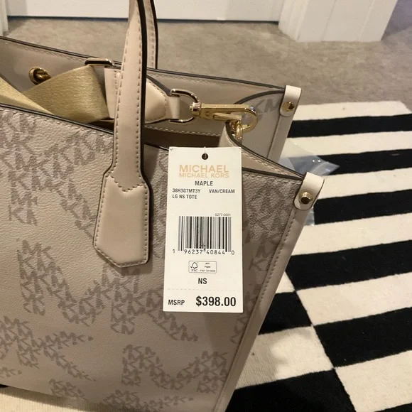 New with tags! Michael Kors “Maple” Tote Bag - Picture 5 of 5